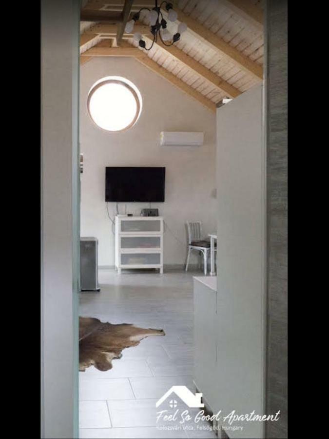 'Feel So Good' Apartment Göd Zewnętrze zdjęcie